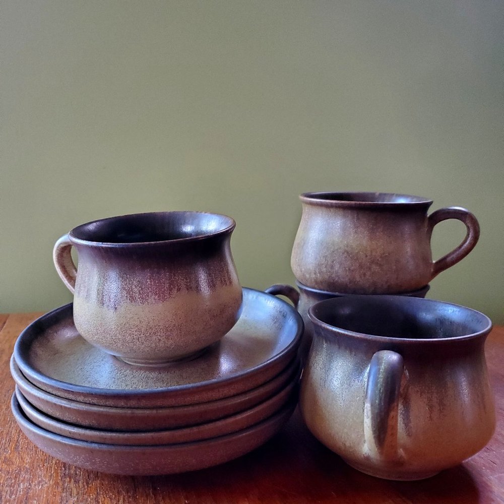 Vintage 1970's tea set and sugar pot